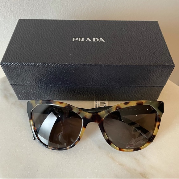 Prada cat eye tortoiseshell sunglasses - Picture 9 of 10